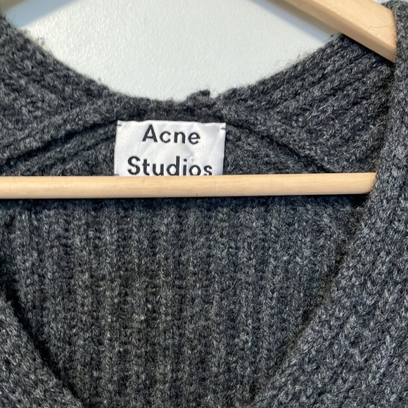 Acne Studios Gray 100% Wool Ribbed Sweater - Picture 3 of 5